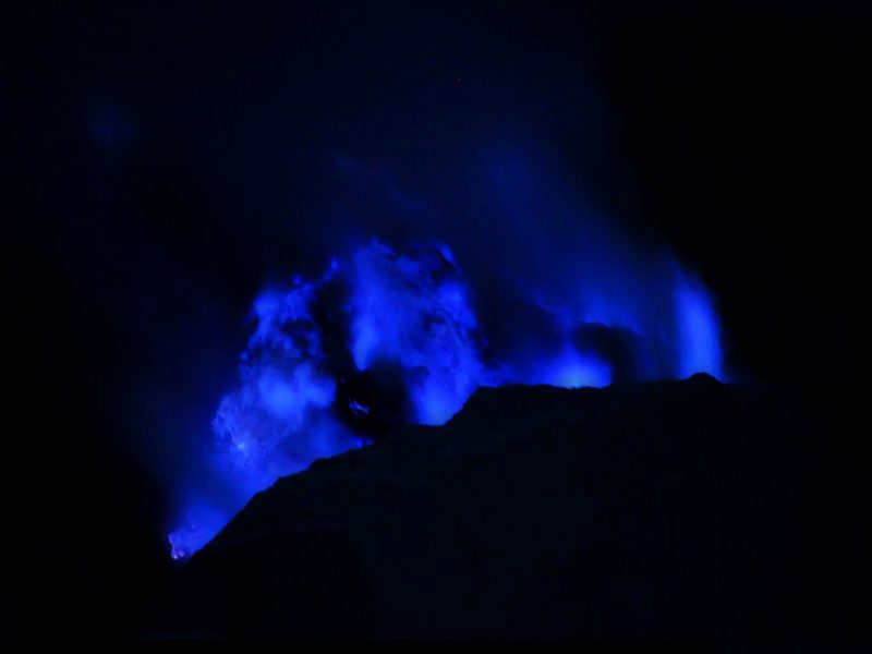 How to hike kawah ijen without a tour.