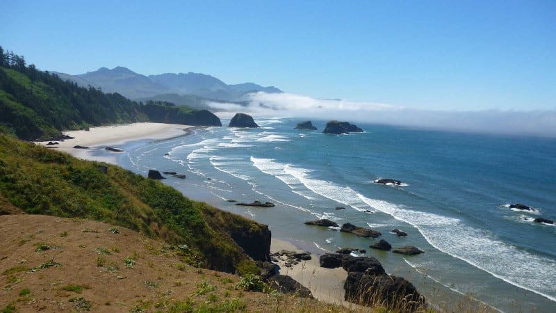 Drive along the coast when traveling around Oregon