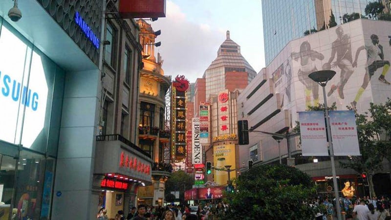 Shanghai itinerary is incomplete without visiting Nanjing Road.