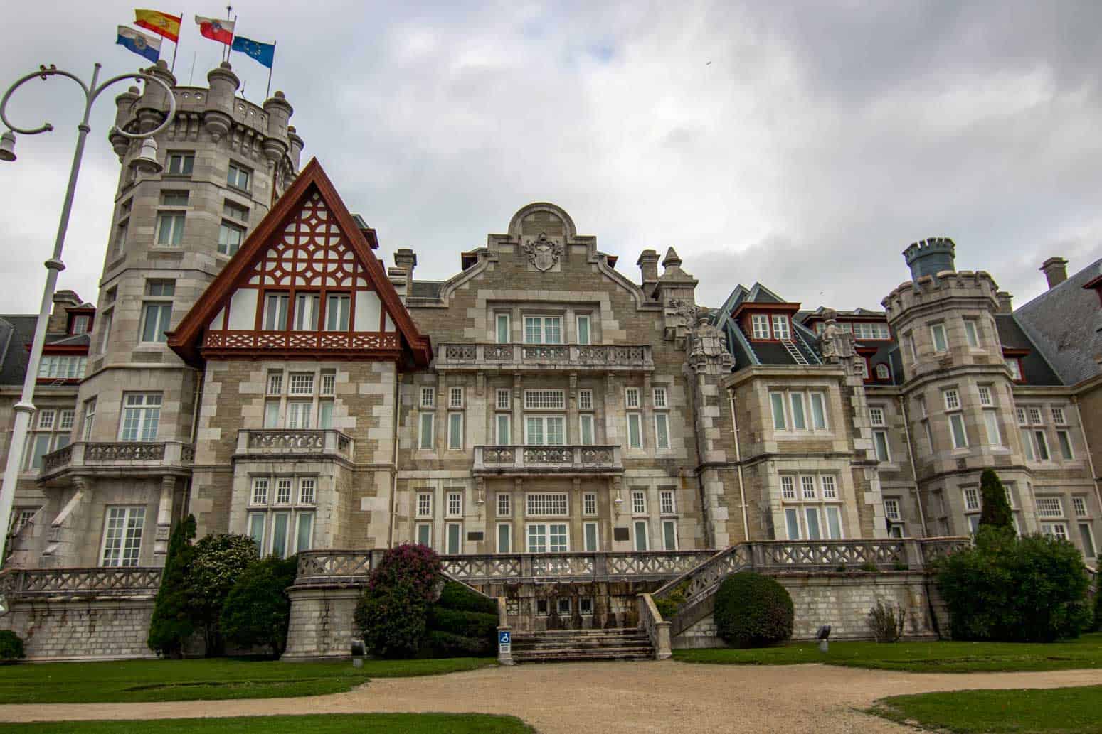 palaces in northern spain