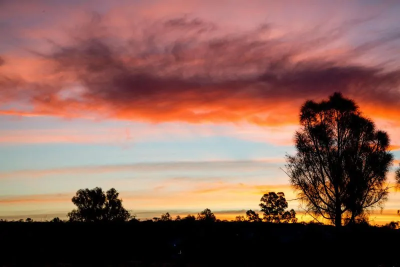 Seeing sunset is a must things to do near Alice springs.
