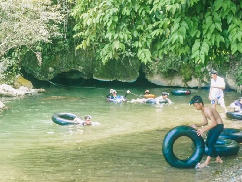tham nam cave Vang Vieng