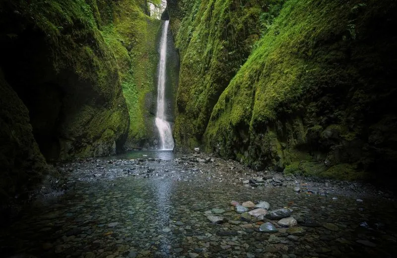 Oneonta Gorge waterfall Oregon