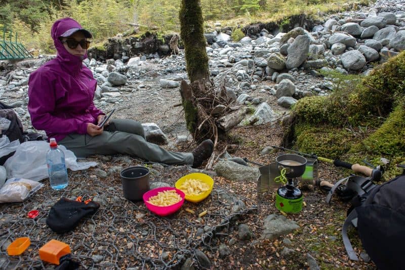 lunch on the trail (hiding-from-sadflies)