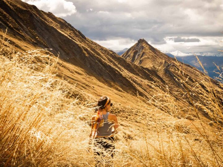 Hiking Roy’s Peak & How to NOT to Wait in Line For A Pic (New Zealand)
