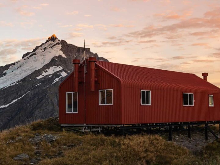 A Guide to Hiking French Ridge Hut in Aspiring National Park (New Zealand)