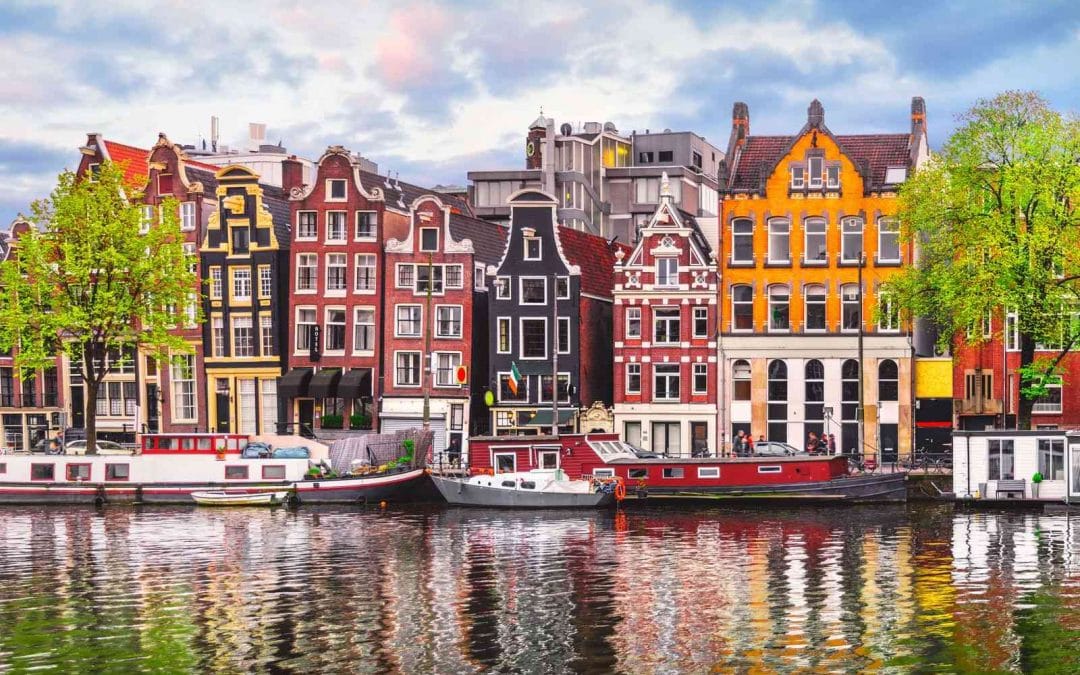 A Guide to All 13 of The Working Holiday Visas for Canadians
