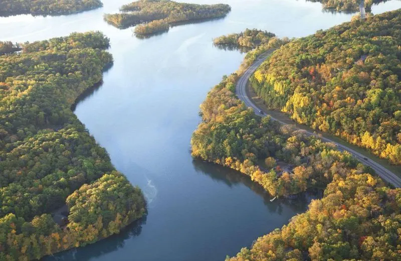Discover one of the best scenic American road trips on the Great River Road.