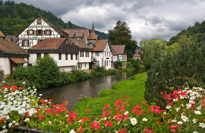 When you're on your Germany road trip in the Black Forest, make sure to stop in the cute town of Schiltach.