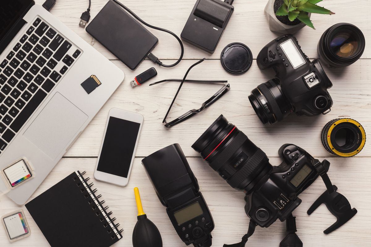 13 Essential Travel Blogger Accessories & Equipment