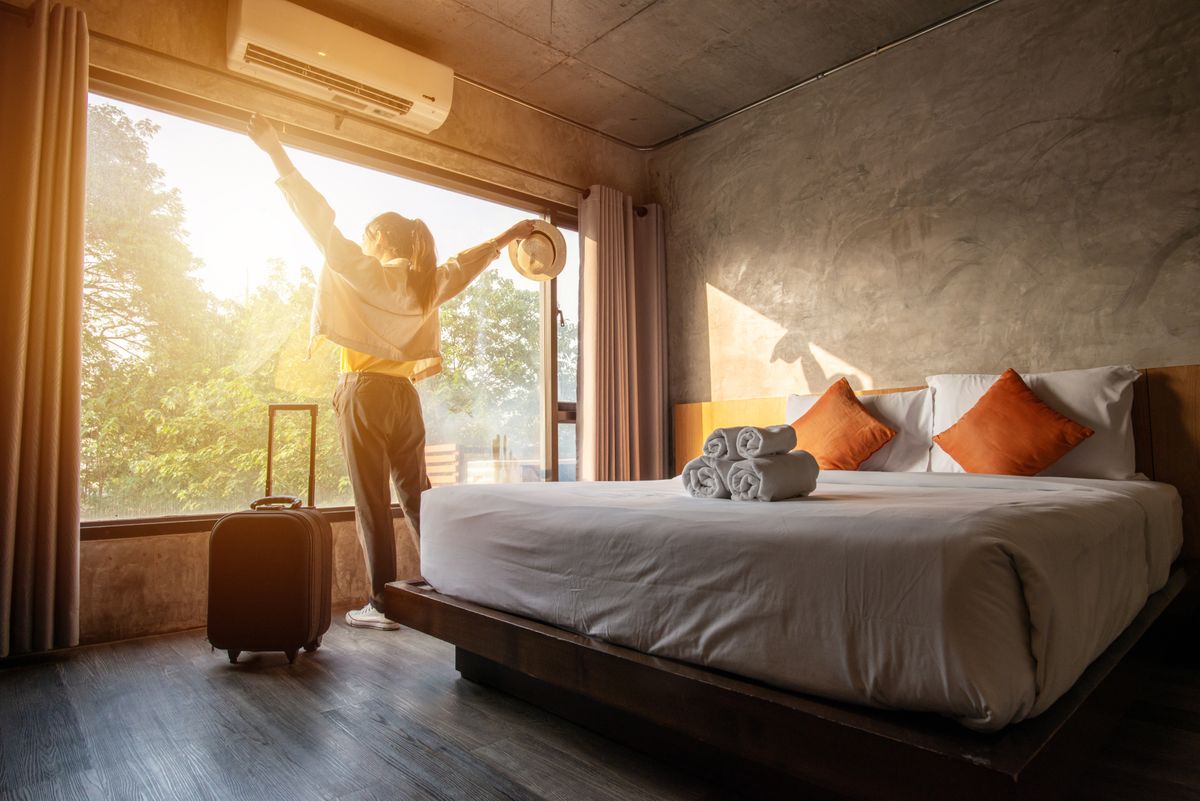 11 Ways to Get Free Accommodation While Traveling The World!