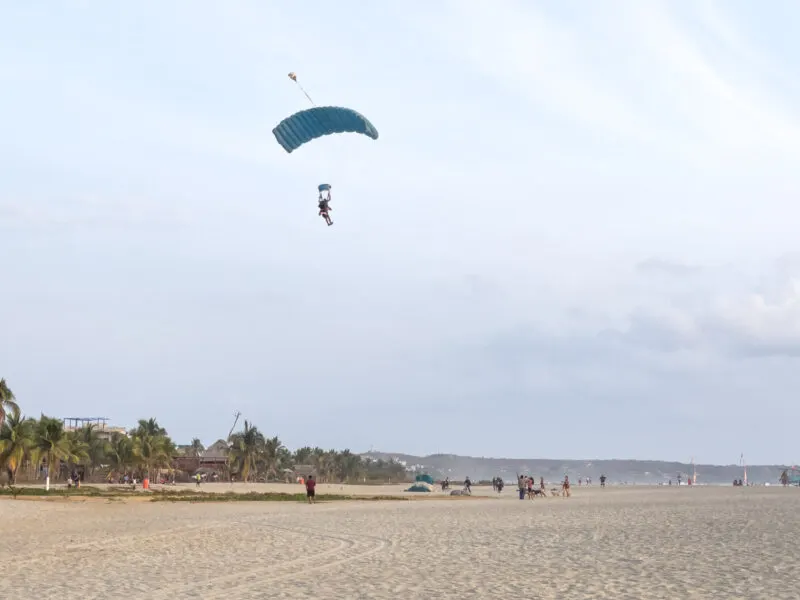 Playa Zicatela skydiver landing