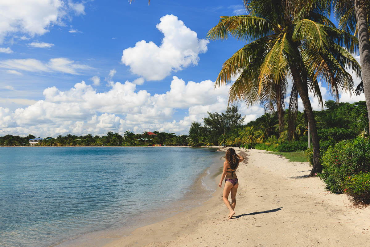 7 Best Beaches in Belize for Beach-Bumming