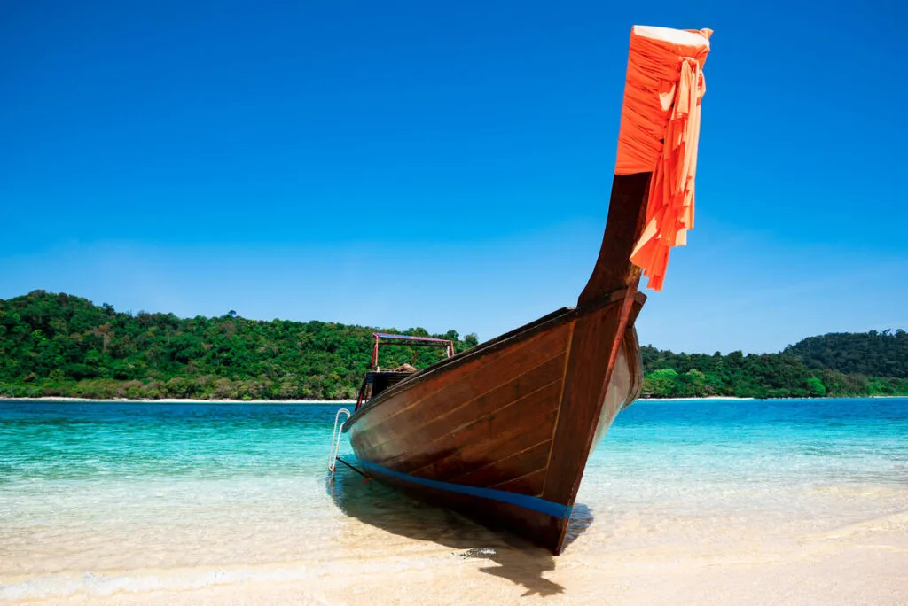Long tail boat at Ko Rok Noi on a Krabi island tour