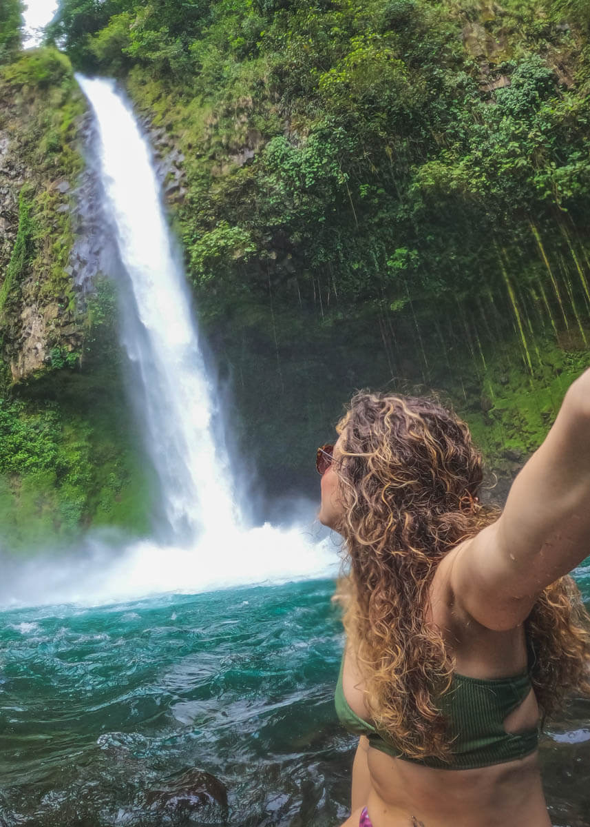 La Fortuna waterfall is one of the many waterfalls to see while backpacking in Costa Rica!