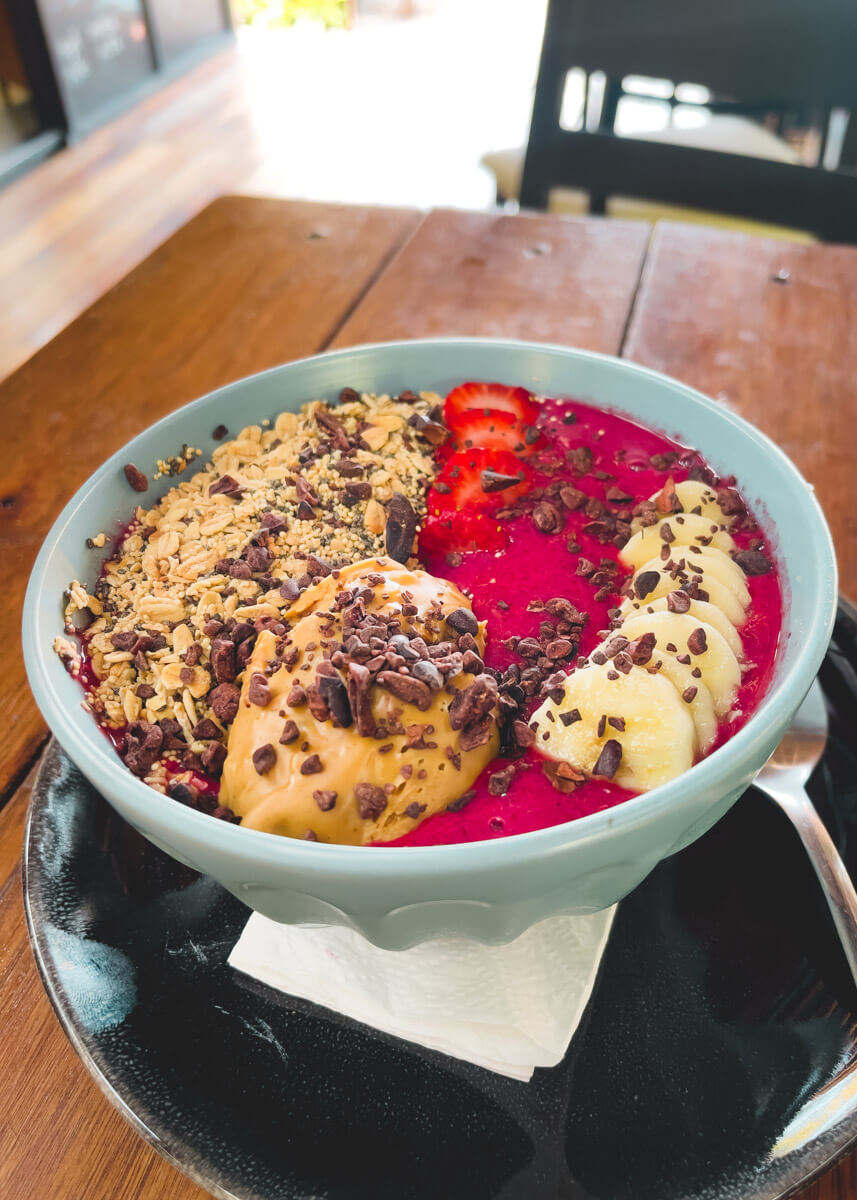 A delicious smoothie bowl at Café Vida in Uvita.