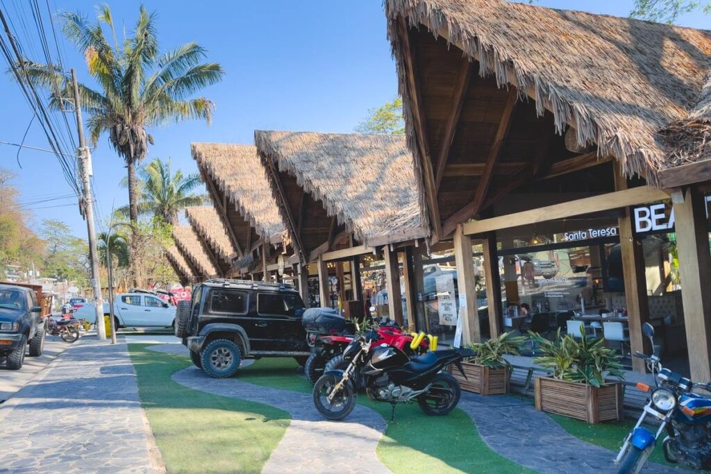 The tropical looking shop fronts of Santa Teresa.