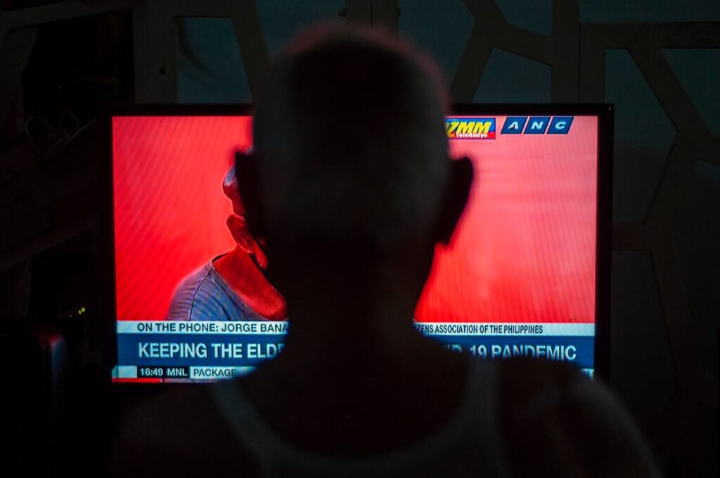 man in black crew neck shirt