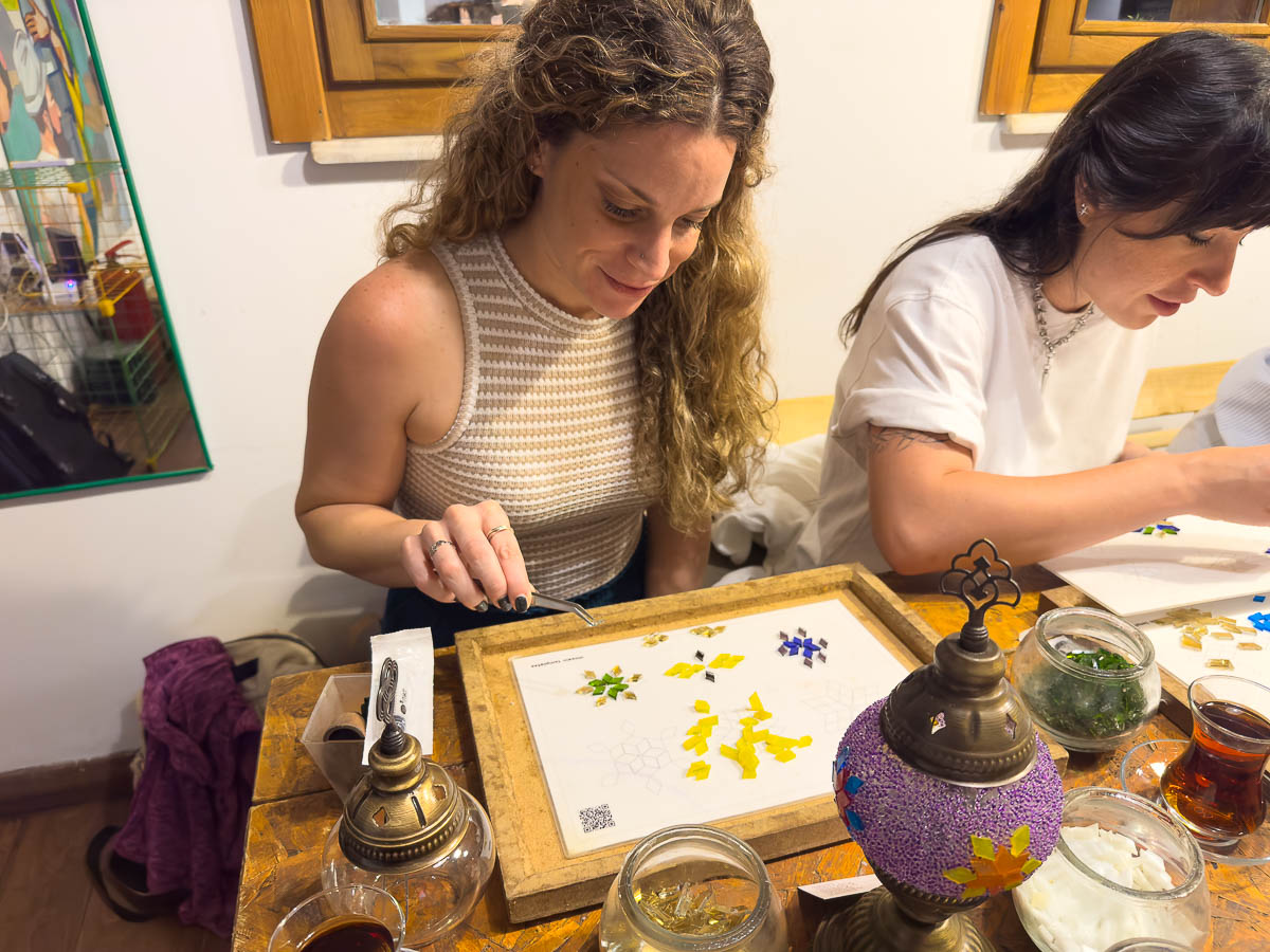 Nina making a Turkisk lamp