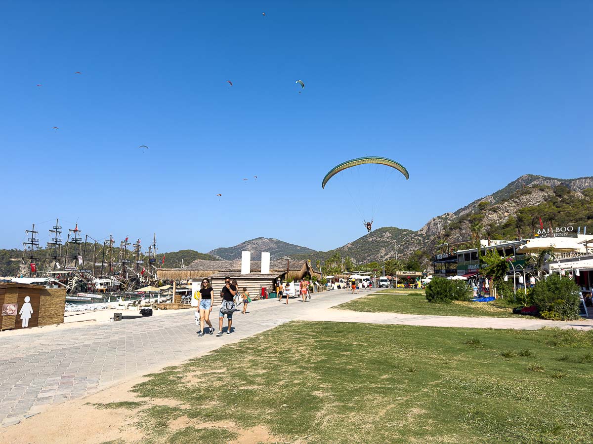 paragliders in Oludeniz.