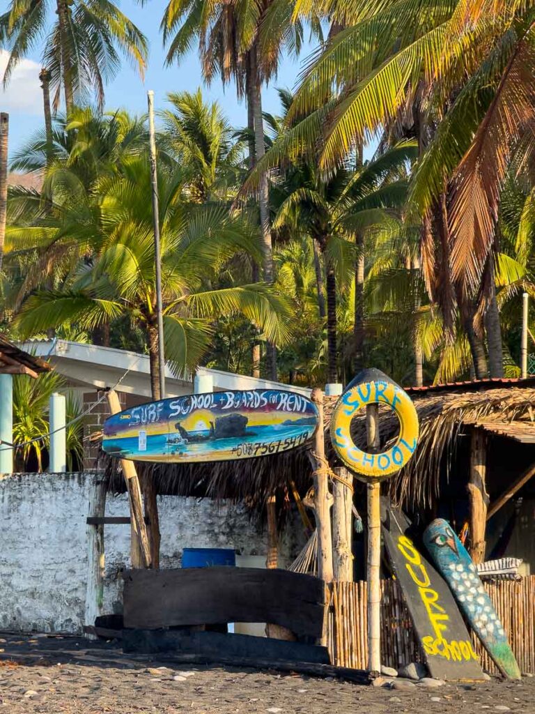 El Tunco El Salvador-outside surf hut