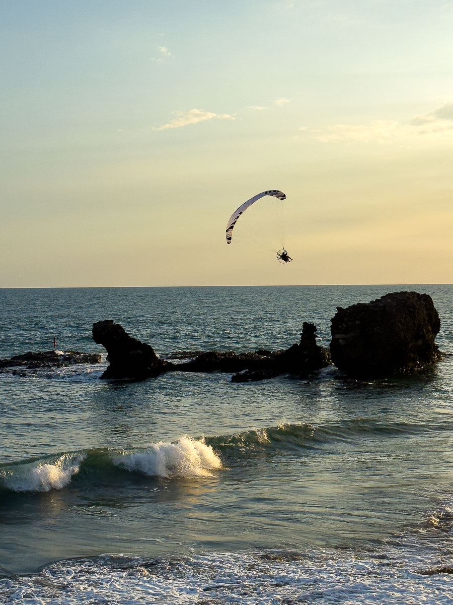El Tunco El Salvador rock glider