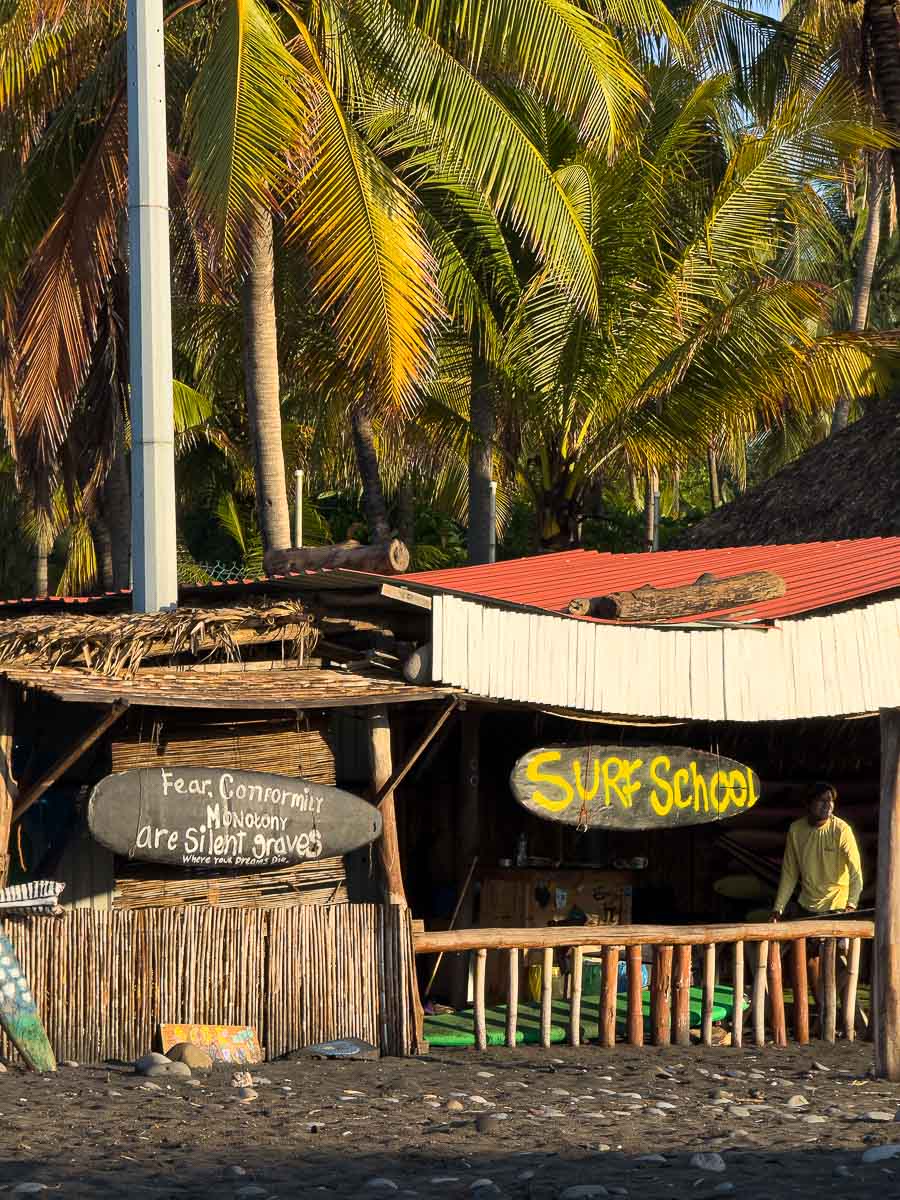 El Tunco El Salvador- surf shop