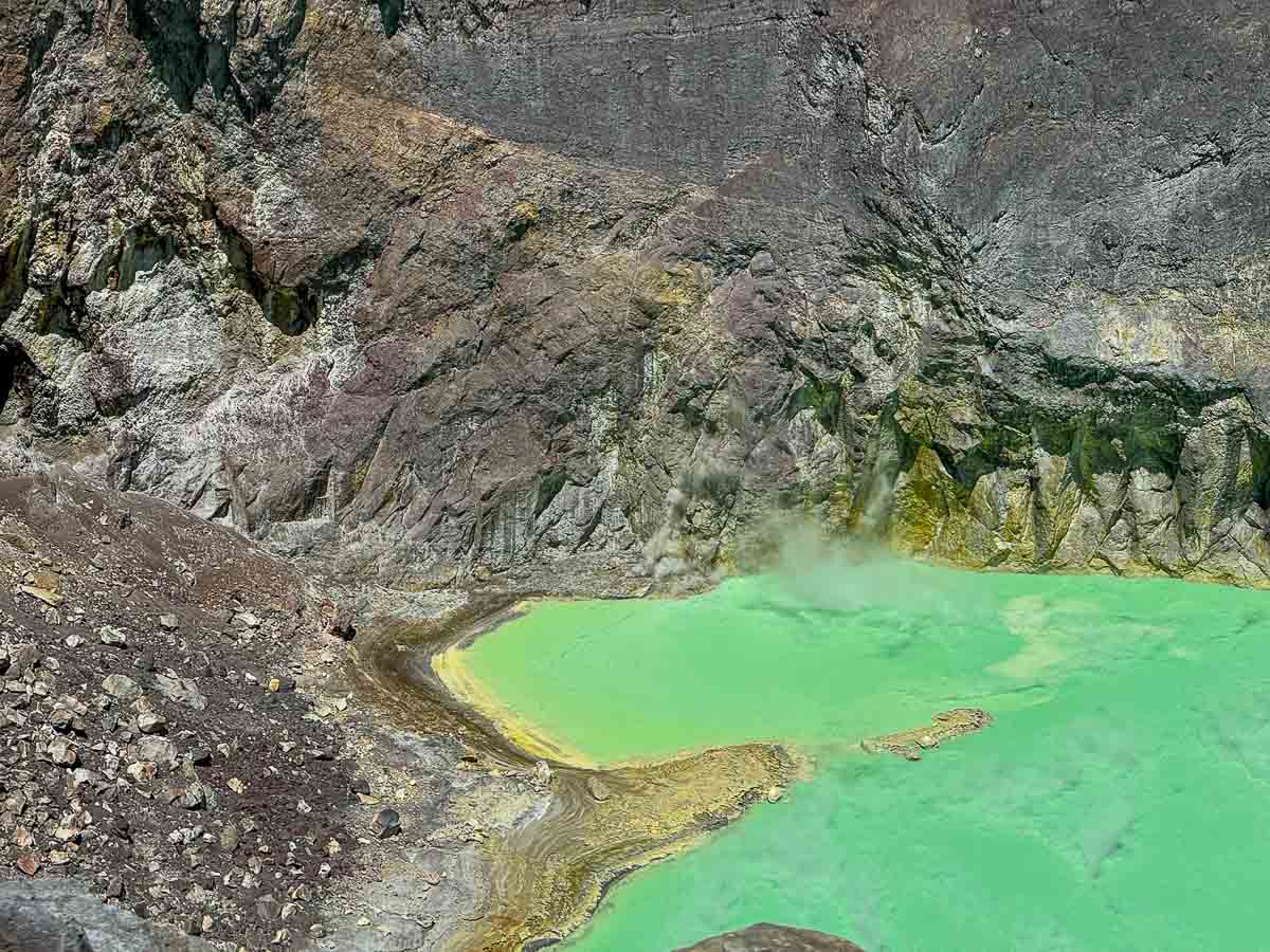 Santa Ana volcano lake close up
