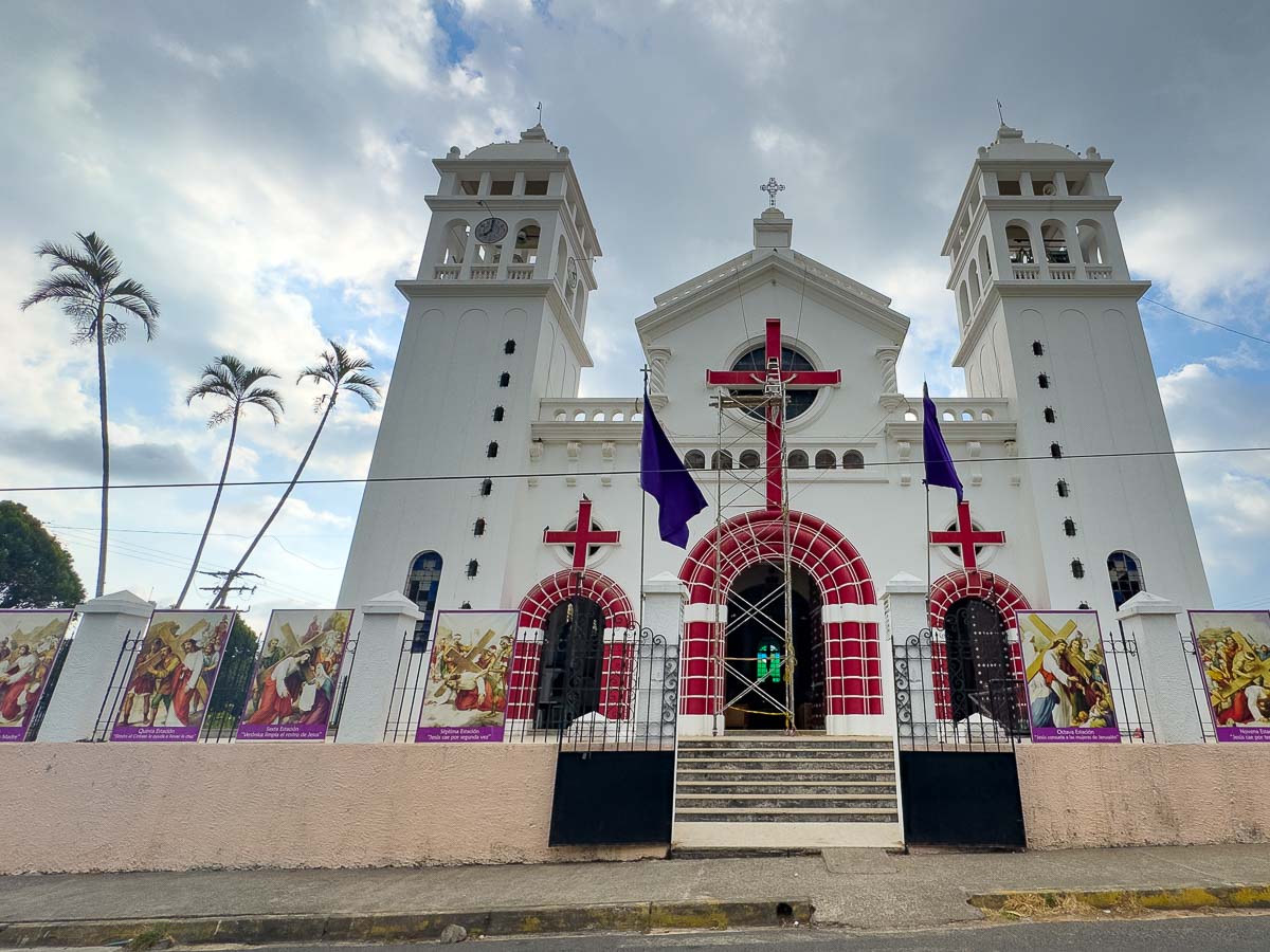 Juayua-church.
