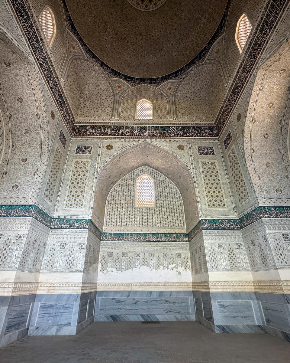 Turquoise ribbed dome of Bibi-Khanym Mosque in Samarkand, Uzbekistan