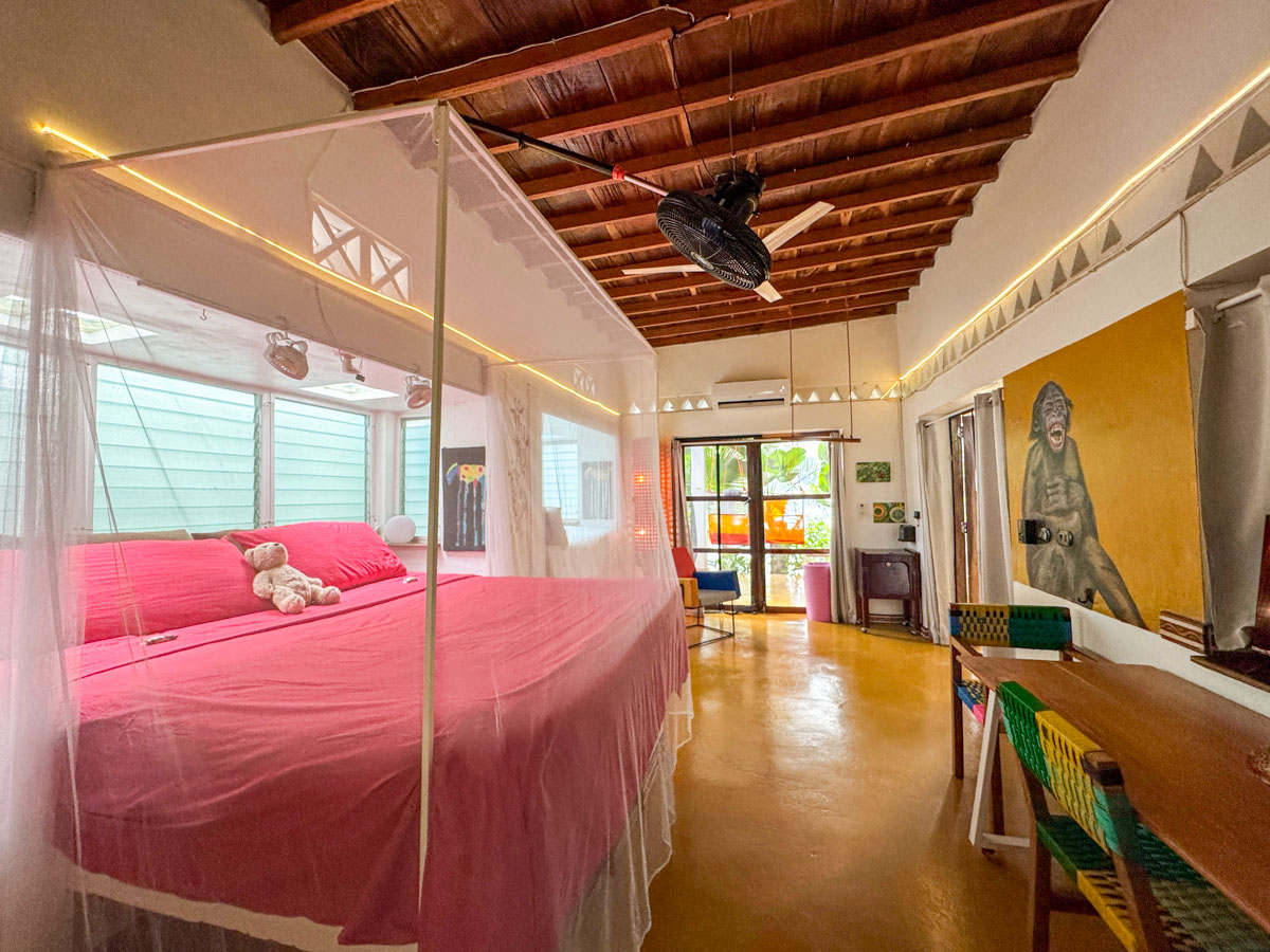 Casa Bella guesthouse on the shore of Laguna de Apoyo